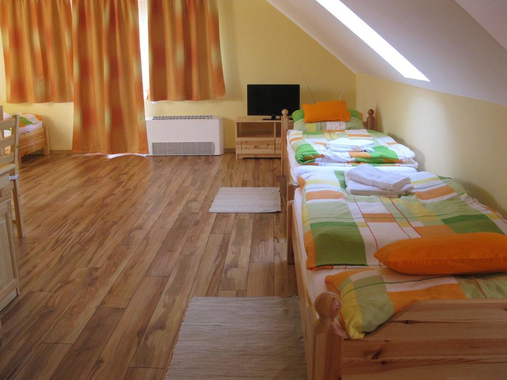 Vidor Vendeghaz Otel Demjén Oda fotoğraf